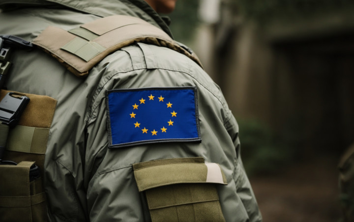 Soldier wearing a patch of the european union on his shoulder